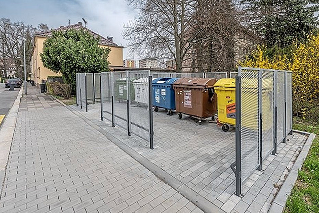 Jihlava postupn� ru�í hn�dé kontejnery tam, kde p�eva�ují rodinné domy.