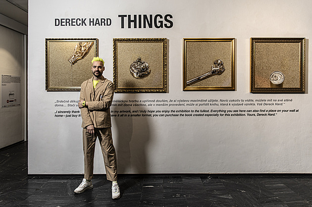 Fotograf Matj Dereck Hard v Galerii 1 u píleitosti výstavy jeho desetileté...