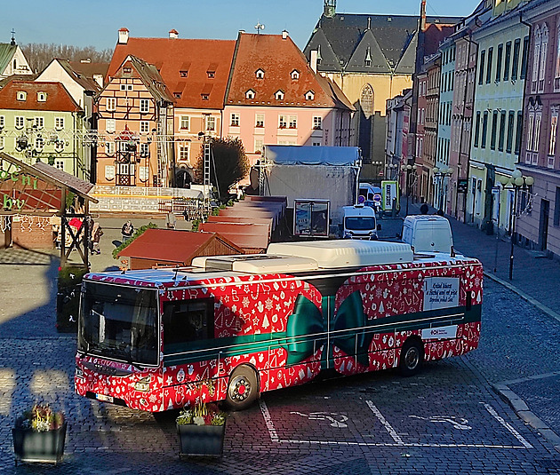 P�edzv�stí zm�n v chebské hromadné doprav� je váno�ní autobus, který bude...