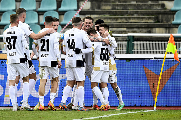 ONLINE: Hradec Kr. - Dukla, hosté se chtějí odlepit ze dna tabulky