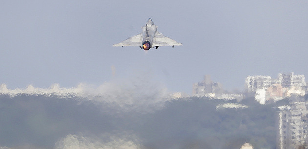 Kolem Tchaj-wanu jsou desítky čínských letadel a lodí, armáda je v pohotovosti