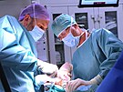 Uniktn operaci provedli razov chirurgov zsteck Masarykovy nemocnice....