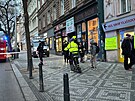 Policie uzavela Francouzskou ulici z dvodu nlezu podezelho pedmtu. (19....