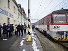 Z Horn� Lid�e na Vset�nsku znovu jezd� vlaky do slovensk�ho P�chova. (prosinec...