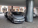 Lid v prjezdu ve Smilov ulici se divili, e dostali pokutu za parkovn na...