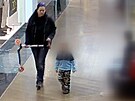 �ena v obchodn�m centru na pra�sk�m Chodov� sebrala pen�ze, kter� ztratil mu�,...