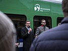 Ministr dopravy Martin Kupka hovo�� p�ed uk�zkovou j�zdou prvn�ho tuzemsk�ho...
