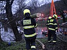 V prask ulici Roztock zasahovali hasii u potopen lodi ve Vltav. (10....