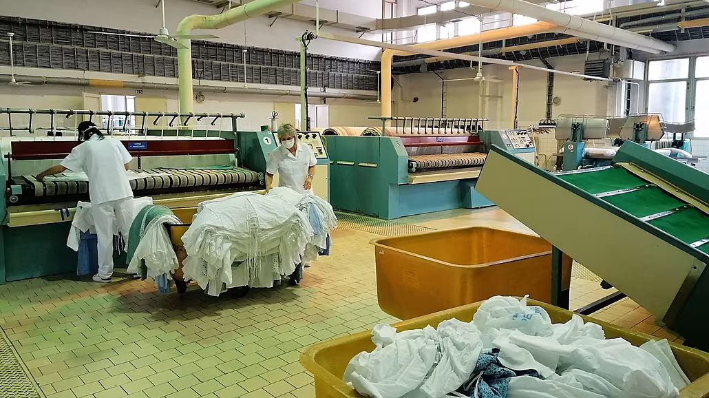 Prádelna pelh�imovské nemocnice se do�ká rekonstrukce za bezmála 200 milion�...