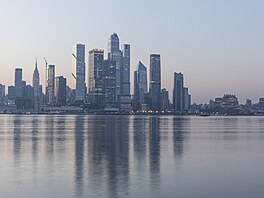 Ve finále se tedy s estaedesáti patry, výkou 314 metr a uitnou plochou 265...