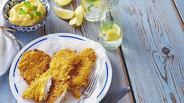 Kuecí stripsy v cornflakes a celerové pyré