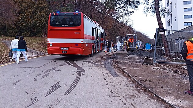 Ve zlnsk nemocnici hoela technick mstnost v budov interny, hasii evakuovali z budovy zhruba 150 lid. (12. prosince 2024)