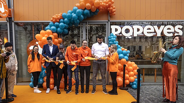 Otev�en� nov� pobo�ky fastfoodu Popeyes na Praze 5  And�l (19. prosince 2024)