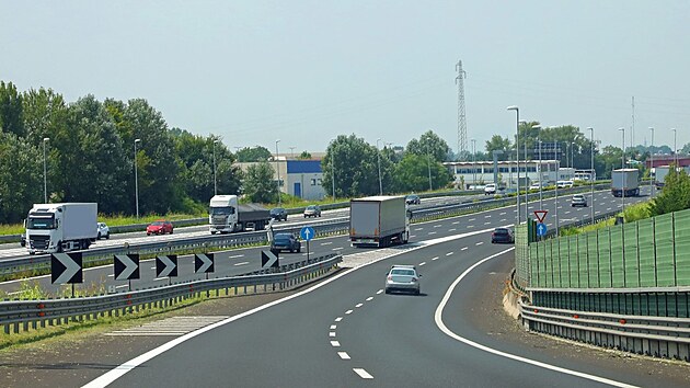 Český motorkář spadl u Neapole, následně ho přejelo nákladní auto