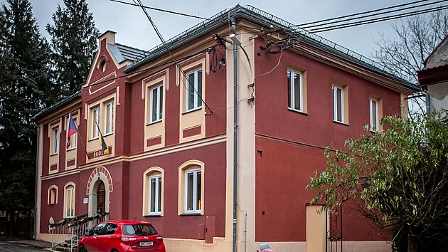 Menší děti vzdělávají v historické budově u kostela. (11. prosince 2024)