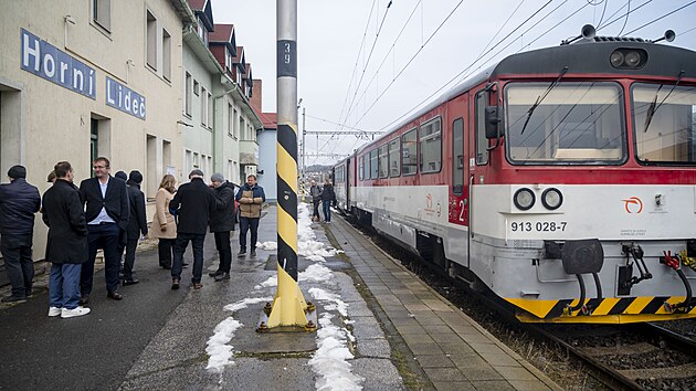 Z Horn Lide na Vsetnsku znovu jezd vlaky do slovenskho Pchova. (prosinec 2024)
