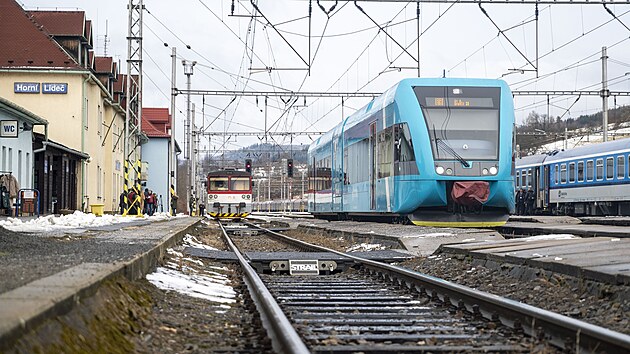 Z Horn Lide na Vsetnsku znovu jezd vlaky do slovenskho Pchova. (prosinec 2024)