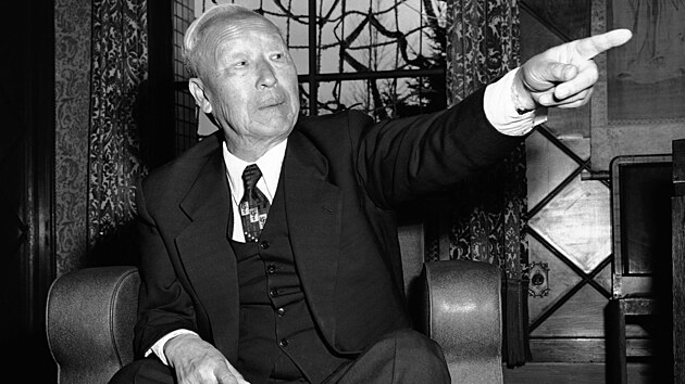 B�val� jihokorejsk� prezident I Sung-man (17. b�ezna 1955)