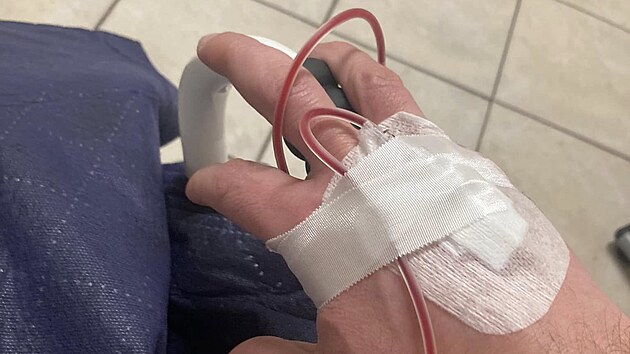 Televizn� kutil a moder�tor L��a Hru�ka si musel volat z�chranku. Uk�zal fotky z nemocnice (prosinec 2024).