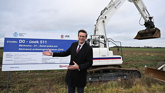 �editelstv� silnic a d�lnic zah�jilo stavbu dal��ho �seku Pra�sk�ho okruhu z B�chovic k d�lnici D1. Na sn�mku ministr dopravy Martin Kupka (ODS). (16. prosince 2024)