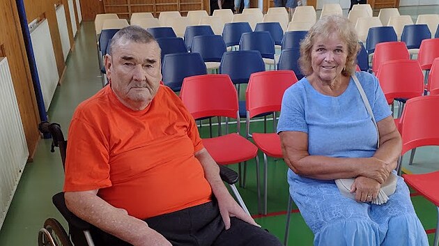 Pan Milan (70) m�l jedno velk� p��n�, a to vid�t sv�ho vnuka, jak jde do prvn� t��dy. Proto�e je s�m onkologicky nemocen a ka�d� druh� den jej voz� z domova senior� na dial�zu, s�m ani s pomoc� by to u� asi nezvl�dl.