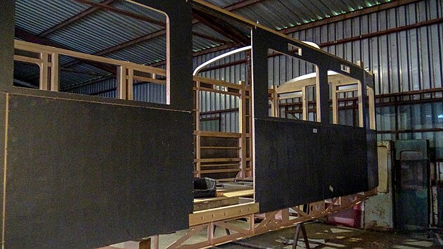 Na d�ev�n� kost�e se ned�vno objevily nov� plechy