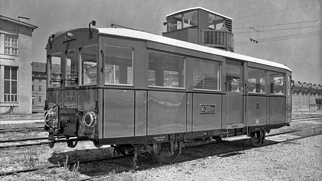 Motorov� v�z M120.301 na tov�rn�m sn�mku bezprost�edn� po vyroben�. Tento kus byl dod�n spole�nosti M�stn� dr�ha Fr�dlant nad Ostravic� - B�l�.