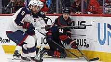 Martin Neas z Caroliny (vpravo) a Ivan Provorov z Coumbusu.