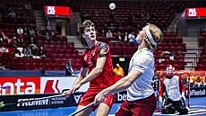 Pascal Schmuki (vlevo) ze výcarska a Gustavs Griezitis z Lotyska ve...