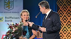�eská golfistka roku Sára Kousková p�ebírá ocen�ní b�hem slavnostního ve�era ve...