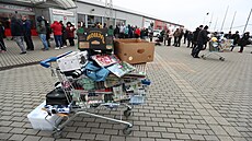 V praských Letanech probíhá výprodej poádaný spoleností Lidl. Akce...