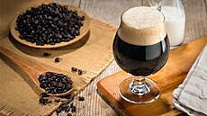 Test stout. Poznejte pivo s barvou a chutí hoké kávy.