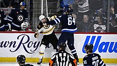 Rva�ka mezi Markem Kastelicem z Bostonu a Loganem Stanleym z Winnipegu.