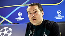 Brian Priske, kou� Feyenoordu, na tiskové konferenci p�ed utkáním s pra�skou...
