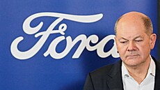 N�mecký kanclé� Olaf Scholz na náv�t�v� v továrn� automobilky Ford v Kolín� nad...