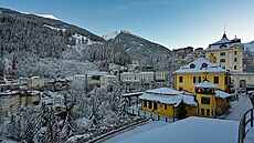 Bad Gastein � pod alpskými t�ítisícovkami se jako orlí hnízda hrd� ty�í luxusní...