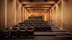 Muzejní kino má st�ny a strop pokryté m�d�nou sítí.