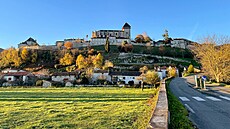 Celkový pohled na st�edov�ké m�ste�ko Saint-Bertrand-de-Comminges s antickým...