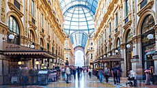 Galleria Vittorio Emanuele II. Nákupní komplex v Milán� byl dokon�en v roce...