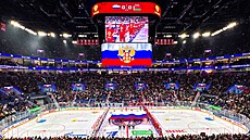 Zapln�ná hala v Petrohradu ov�n�ená v ruské trikoló�e se t�í na zápas v rámci...