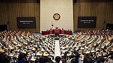 Jihokorejský parlament na druhý pokus rozhodl o odvolání prezidenta Jun...