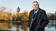 Kdy se v lét 1974 rozkiklo, e emigroval do Kanady, fanoukm bylo do...