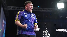 Radost Lukea Littlera po triumfu v �ipka�ské Premier League.