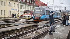 Z Horní Lid�e na Vsetínsku znovu jezdí vlaky do slovenského Púchova. (prosinec...