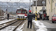 Z Horní Lid�e na Vsetínsku znovu jezdí vlaky do slovenského Púchova. (prosinec...