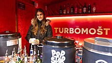 Turbomo�t je oblíbeným nápojem brn�nských váno�ních trh� u� od roku 2009, kdy s...
