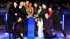 Krysten Ritterová, Neal H. Moritz, Lee Majdoub, Jeff Fowler, Toby Ascher, Tika...