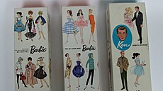 Sbírka Barbín neobsahuje pouze panenky, ale v�e, co se s �mánií Barbie� pojí. 