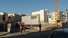 Výstavba Qadria ve Spálené.