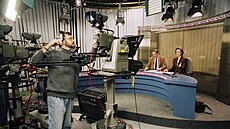 Moderátor Zbyn�k Merunka s kolegyní Stanislavou Wanastowicsovou ve studiu...